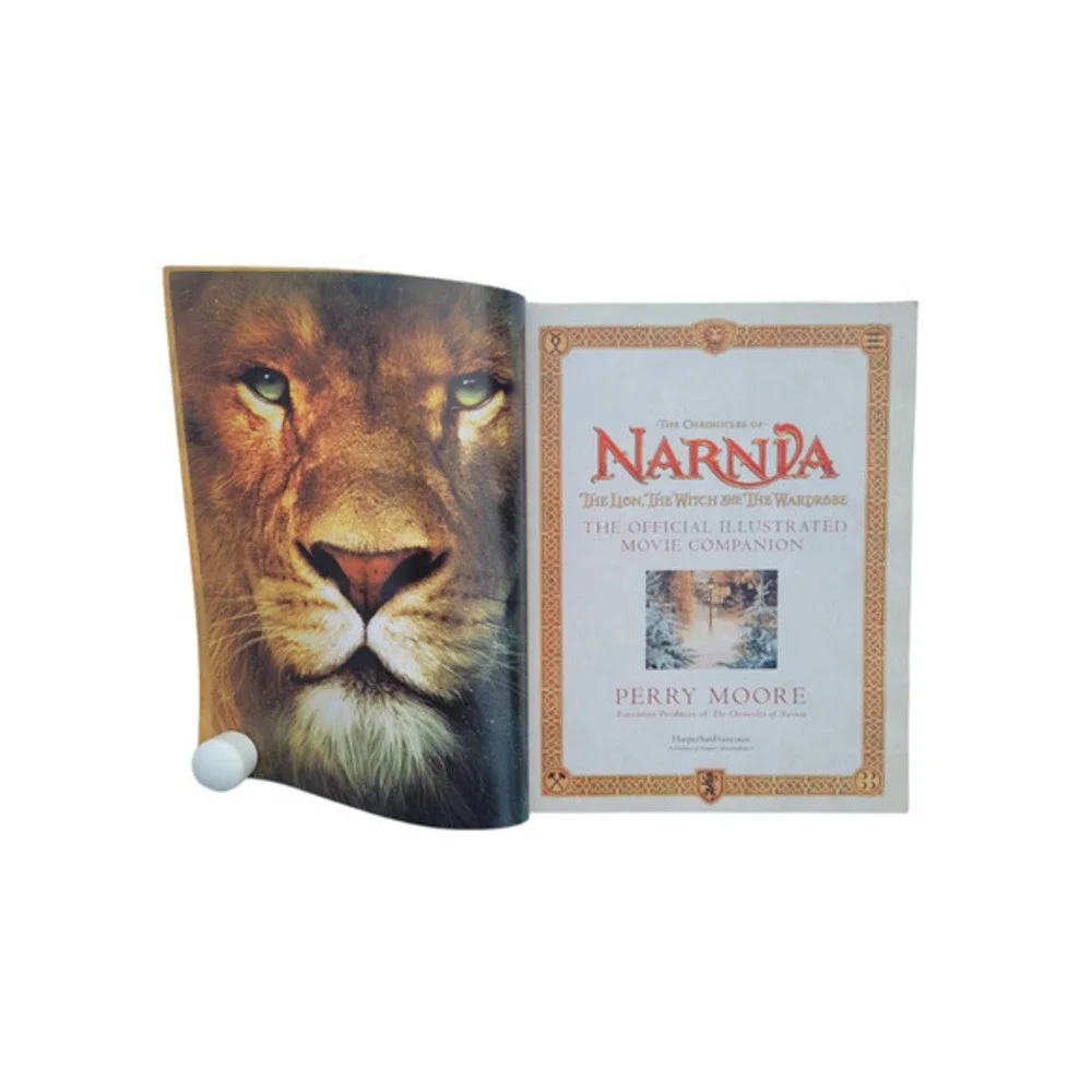 Walt Disney Picture, The Chronicles‎ of Narnia Fantasy 2005 Paperback Book